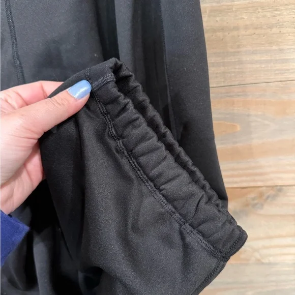 The North Face Women's Black Capris - Picture 6 of 6